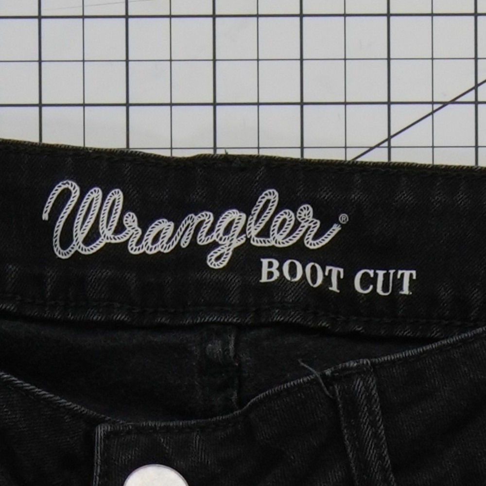 Wrangler Black Jeans Women's Size 11/12 x 34 Mid Rise Stretch Boot Cut Denim - Picture 5 of 9